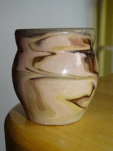 TERRE MELER ANCIEN PETIT VASE AVEC SIGNATURE ART STYLE APT ht 6,5 cm - Picture 1 of 8