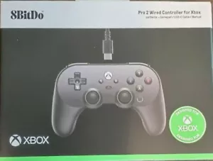 Schwarzes 8Bitdo Pro 2 kabelgebundenes Gamepad für Xbox One/ Series X/S und Windows 10 - Bild 1 von 1