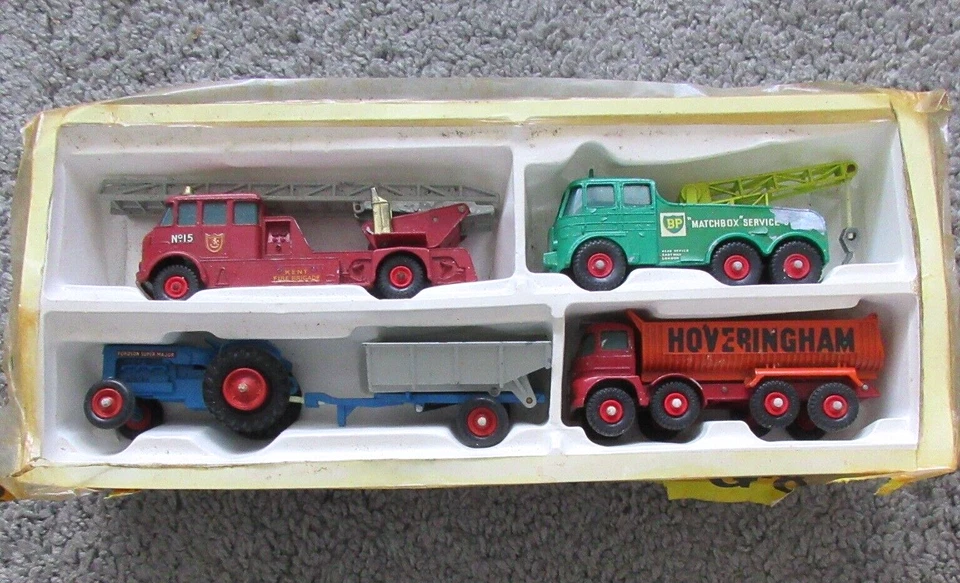 VTG 1966 MATCHBOX KING SIZE SET G-8 GIFT-SET HOVERINGHAM FIRE TRUCK TRACTOR TOW - Image 1 of 4