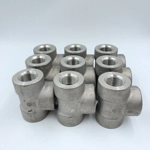9 Pack 3/4" x 1/2" Pipe Tee Forged Stainless 304/304L 3000# - Picture 1 of 7