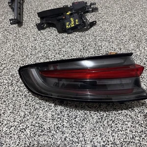 2019 2020 2021 2022 2023 2024 OEM Porsche Macan Led Rear Tail Light Lamp Left - Picture 1 of 3