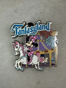 Disney - Fantasyland - Minnie Mouse - Pin Carrusel Caballo 2020 - Imagen 1 de 4