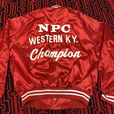 Chaqueta de satén vintage años 80 NPC Comité Nacional de Física Campeón de Kentucky Talla L Foto 1 de 4
