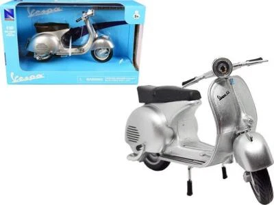 Vespa 150 GS Silver Metallic 1/12 Diecast Motorcycle Model by New Ray - Image 1 of 2