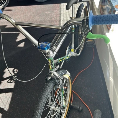 Bicicleta BMX/crucero Schwinn Predator 1983 cromada 24” vintage Foto 1 de 4