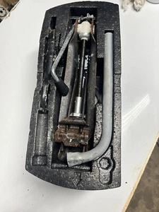 2003-2014 Volkswagen Jetta | Road Side Emergency Kit OEM - 1J0 012 115 - Picture 1 of 4