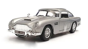 Motormax 1/24 Scale 79857 - Aston Martin DB5 Bond 007 Goldfinger - Silver - Picture 1 of 5