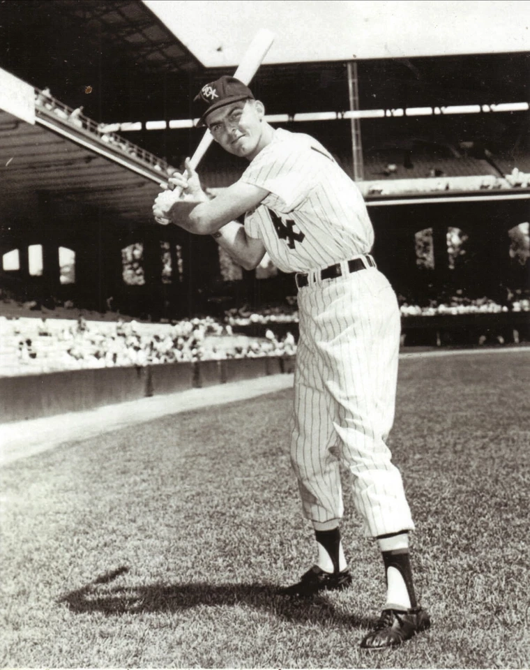 Jim Landis Chicago White Sox Glossy 8x10 B&W Photo - Image 1 of 1