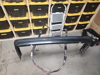 BMW E30 325i 325iX  facelift plastic rear bumper With Trim Pieces And Marker — 第 1/4 张图片