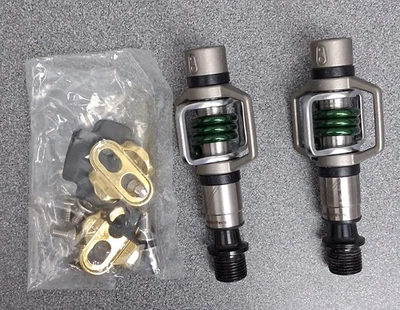 2 педали для взбивания яиц Crankbrothers — двусторонние без зажимов, 9/16 дюйма, зеленые - Изображение 1 из 4