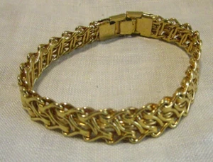 Goldtone Interlocking Link Bracelet Retro - Picture 1 of 9