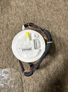 VOLVO V50 S40 FUEL GAS PUMP TURBO 4N51-9H307-BC Dmr - Foto 1 di 3