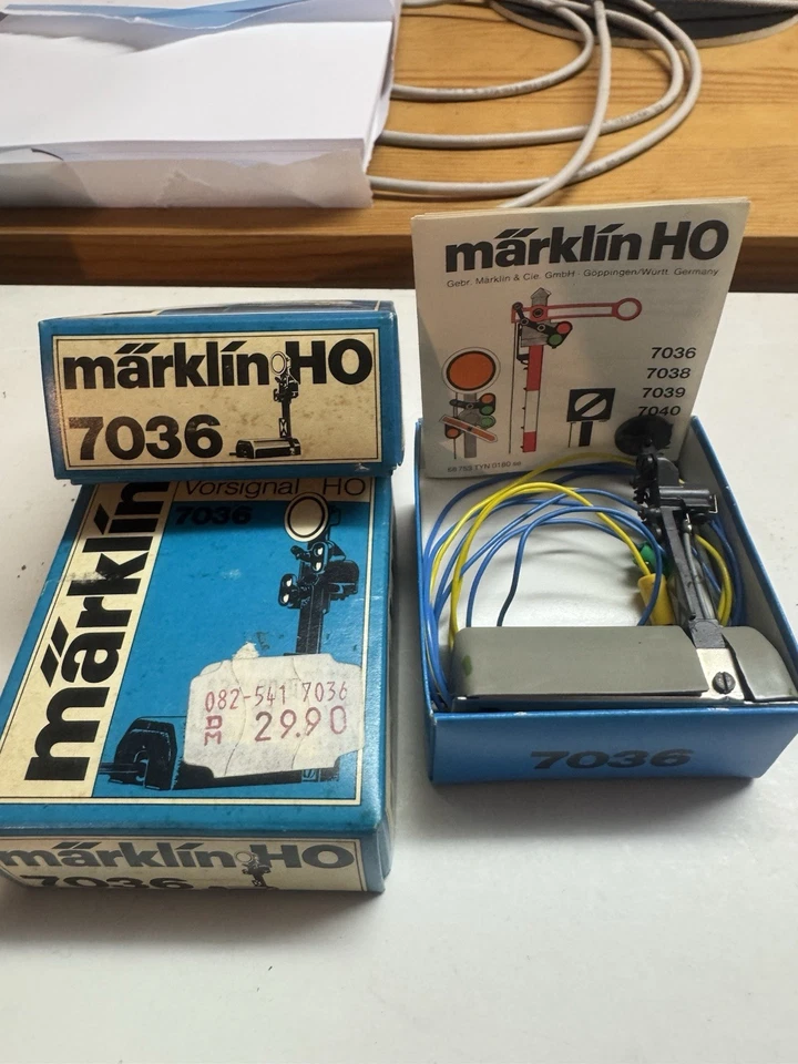Märklin H0 7036 Vorsignal mit stellbarer Scheibe Neu in OVP - Bild 1 von 1