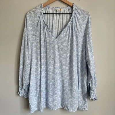Top C&C California Talla 2X Azul Blanco Ditsy Floral Costero Romántico Pradera Foto 1 de 4