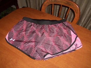 Under Armour Damen Sportshorts Größe Large lockere Passform, Heat Gear PINK neu ohne Etikett - Bild 1 von 8
