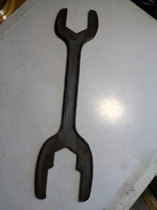 PASCO shut off valve  3 size wrench : 1  3/4", 1  15/16", &2 1/2"   15 1/2" OAL - Picture 1 of 6