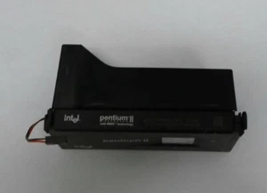 Intel SL2HE 80522PX266512EC Pentium II 300 MHz slot 1 with 512K cache. W/ FAN - Picture 1 of 7