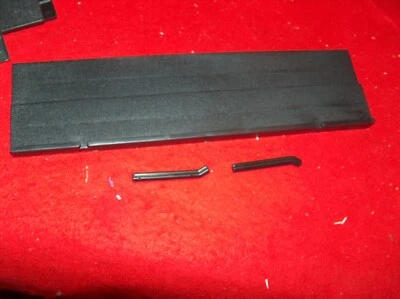 1 Bandejas porta baldosas de plástico negro Rummikub con 2 patas de repuesto  Foto 1 de 4