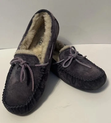 Zapatillas mocasín de gamuza UGG Dakota para mujer talla 9 púrpura cálidas buen estado  Foto 1 de 4
