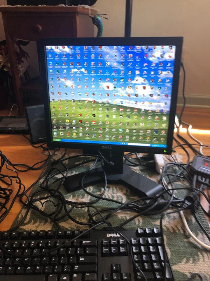 Dell Optiplex 745 Pentium 3.4ghz 4GB RAM 2TB HDD Win XP Pro Complete Set Desktop - Image 1 of 4