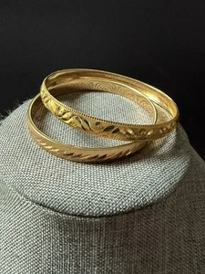 Vintage Etched Bangle Cuff Bracelet Gold Tone Stackable Estate Set (2) Capsule - Picture 1 of 4