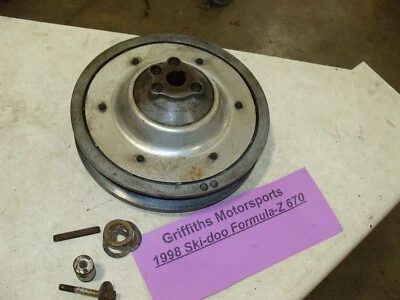 Ski-Doo Formula Z 670 CK3 1998 embrague secundario con cuñas de cuello de perno Foto 1 de 4