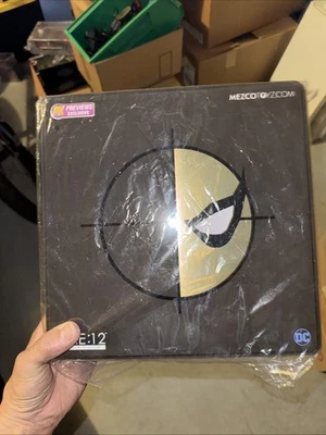 Mezco Toyz One:12 Colectivo DC Comics PX Previews Exclusivo Deathstroke Stealth Foto 1 de 3