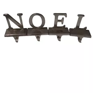 NOEL Juego de 4 Perchas Medias Navidad Letras Tono Plata Pesadas 4" H - Imagen 1 de 5