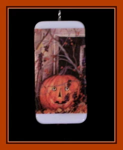 JACK O'LANTERN IN THE WINDOW - VINTAGE POSTCARD PENDANT - Picture 1 of 1