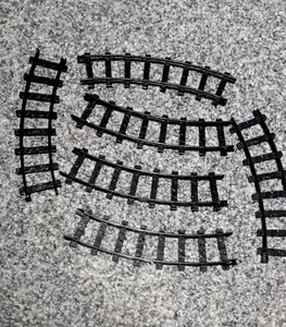 6 pieces of Faller O gauge Playtrain Curved track. Read Description - Picture 1 of 5