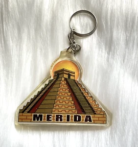 Merida Mexico Temple of Kukulcan Keychain Acrylic Case Vtg Souvenir El Castillo - Picture 1 of 7