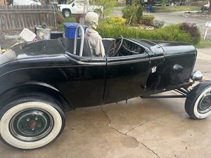 1932 Ford B-MAX black - Picture 1 of 15