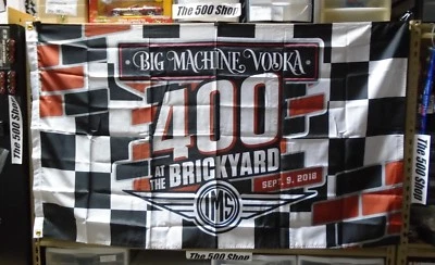 Bandeira de colecionador 2018 Big Machine Vodka 400 at the Brickyard 3' x 5'  - Imagem 1 de 4