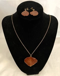 Set gioielli collana e orecchino traforato vintage foglia Aspen colore marrone ambra - Foto 1 di 8