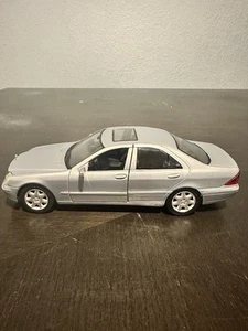 Maisto 1/26 Mercedes Benz S-class - Picture 1 of 12