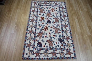 Alfombra de bordado indio fina hecha a mano con diseño pictórico 150 x 90 cm - Imagen 1 de 11