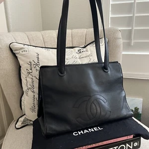 Vintage Authentic CHANEL Black Caviar Timeless 1996 CC Tote CHIC 🌷🌷 - Picture 1 of 22