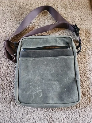 Waterfield Designs Essential Crossbody Bag SF - Image 1 of 4