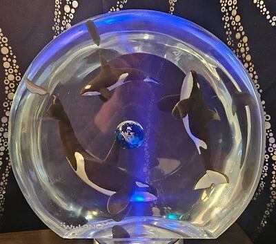 ROBERT WYLAND "Planeta Orca" Lucite Escultura Fundida S/N 20/750 Precio $5.350 Foto 1 de 4