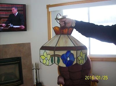 Lámpara de techo vintage de escoria vitral patrón floral amarillo y azul festoneado Foto 1 de 4