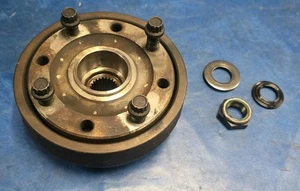 2006 FORD MUSTANG 4.0L V6 T5 T-5 TRANSMISSION DRIVESHAFT MOUNTING FLANGE YOKE - Picture 1 of 9