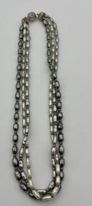 *** Hübsche 3 Reiher Perlenkette 3 farbig mit Kugel Schmuckverschluss F42 - Bild 1 von 2