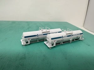 Atlas N - Kaolin Tank Cars - Missing Trucks No Package - Ontario ACFX Set Of 2 - Picture 1 of 3