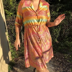Vintage 60er Jahre seidig glänzendes Paisley Psychedelic Hemdblusenkleid - Bild 1 von 3