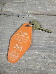 Vintage Motel Key Fob Room 204 Orange Temple Texas - Picture 1 of 2