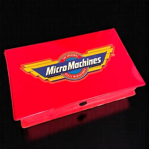 Micro Machines Roter Koffer - Service - 1978 Vintage + Autos + Flugzeuge GALOOB - Bild 1 von 6