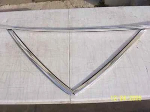 1984 1983 1982 1981 ROYALE DELTA 88 REGENCY WINDSHIELD TRIM MOLDING USED OEM - Bild 1 von 2