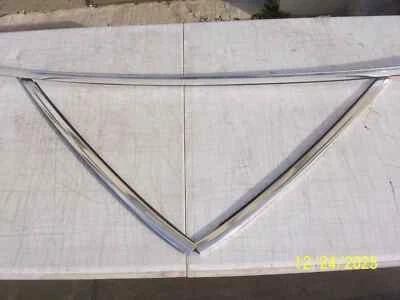 ROYALE DELTA 88 REGENCY 1984 1983 1982 1981 MOLDURA PARABRISAS USADO OEM Foto 1 de 2