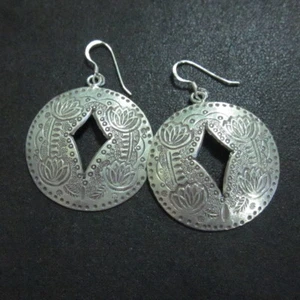 Orecchini d'argento Hill Tribe Fine Sterling Silver Earrings Round Lotus Engrave - Picture 1 of 3