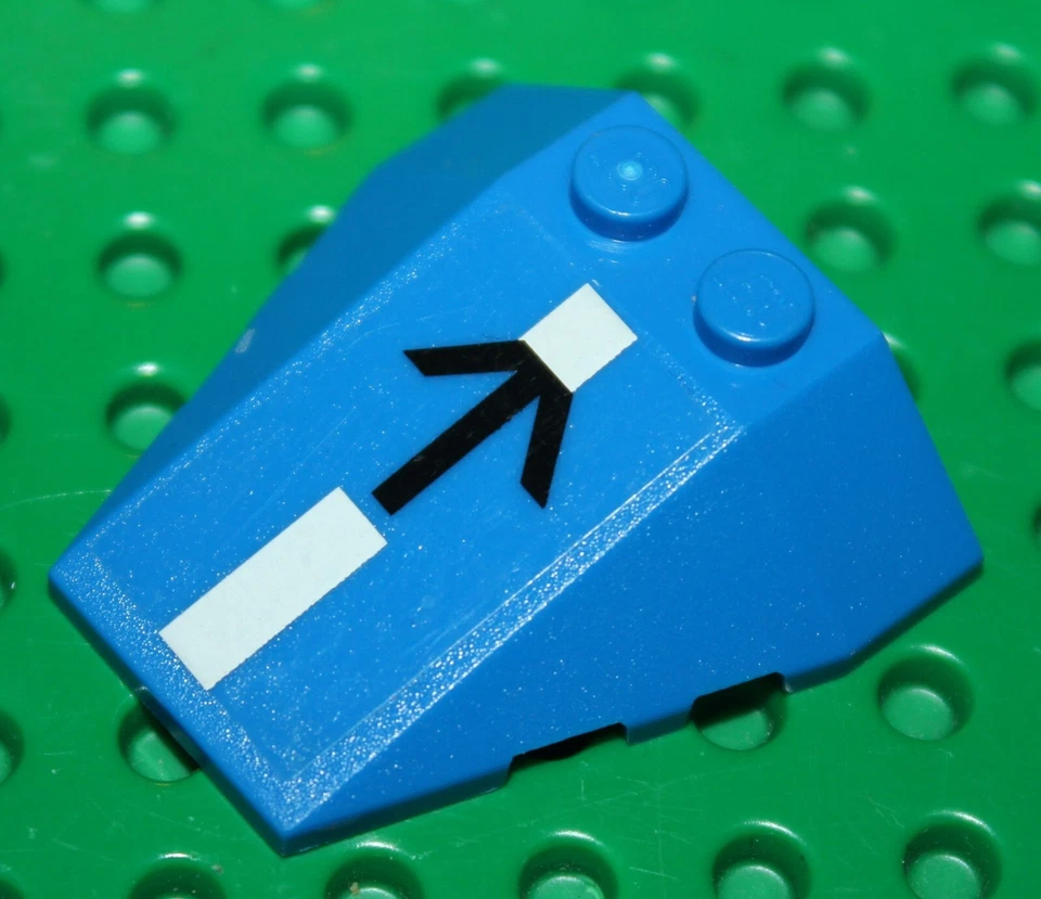 Lego Star Wars Blue Wedge 4x4 Triple with sticker 48933pb010 set 75002 AT-RT - Photo 1/1